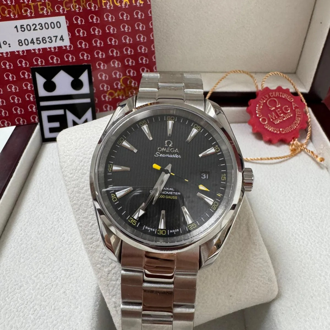 Seamaster Aqua Terra > 15.000 GAUSS (Black Dial in Yellow)