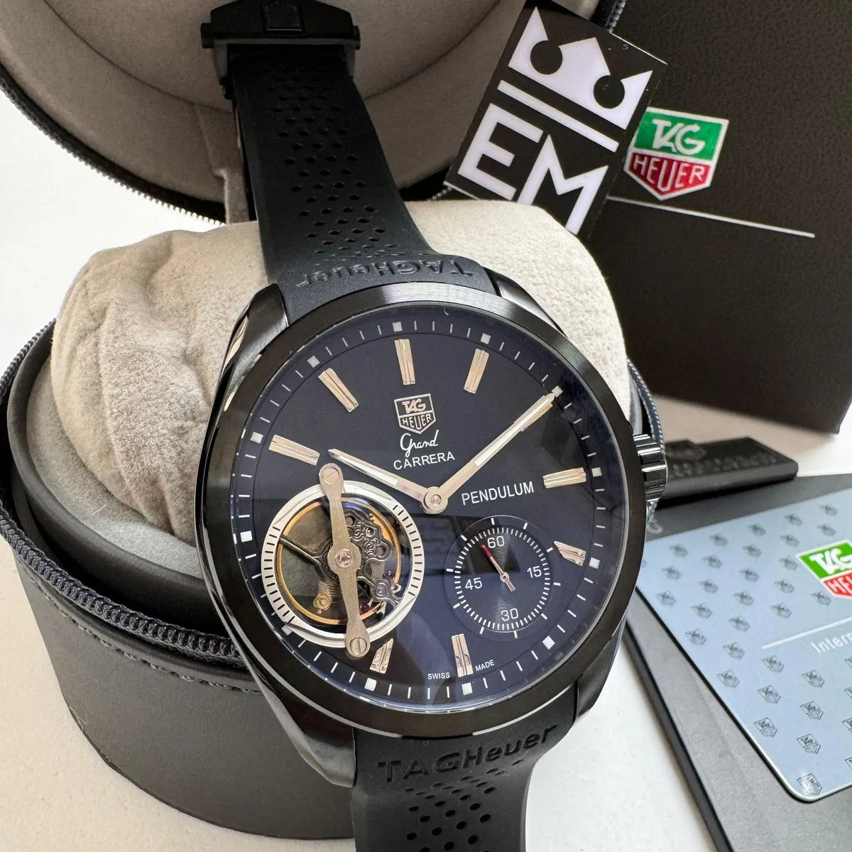 TH Grand Carrera Pendulum – Black