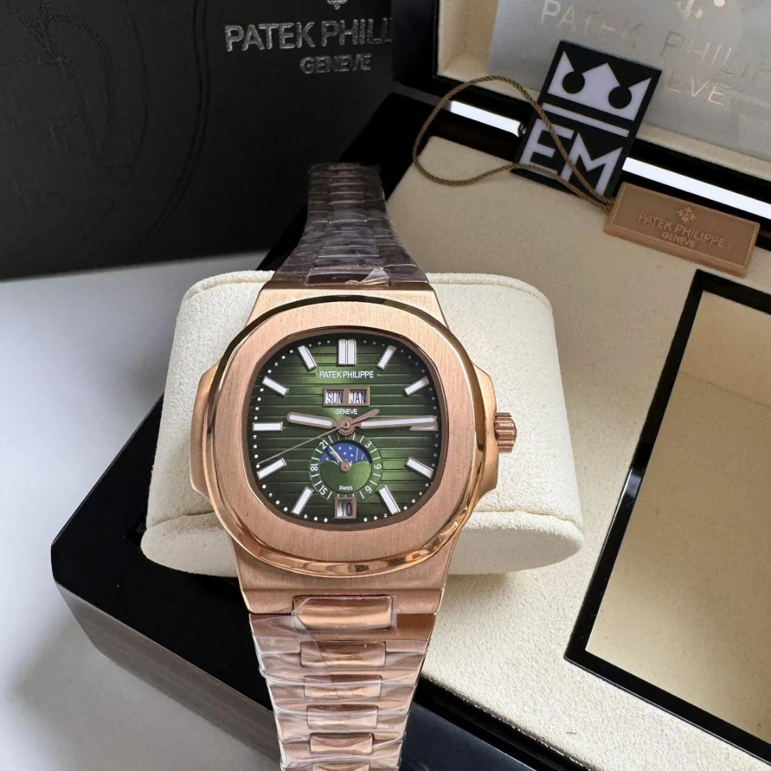 PP Nautilus Green – Annual Calendar & Moonphase Automatic