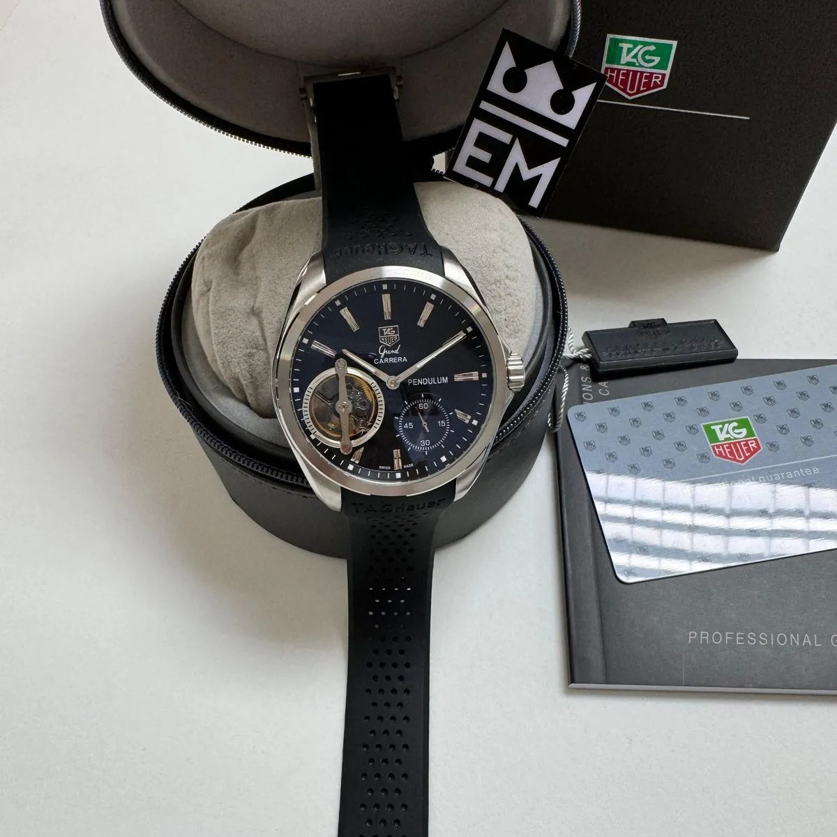 TH Carrera Pendulum – Black & Stainless Steel
