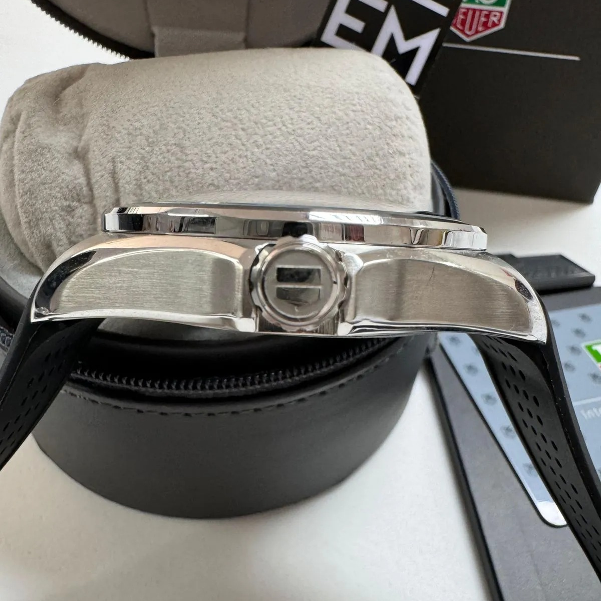 TH Carrera Pendulum – Black & Stainless Steel