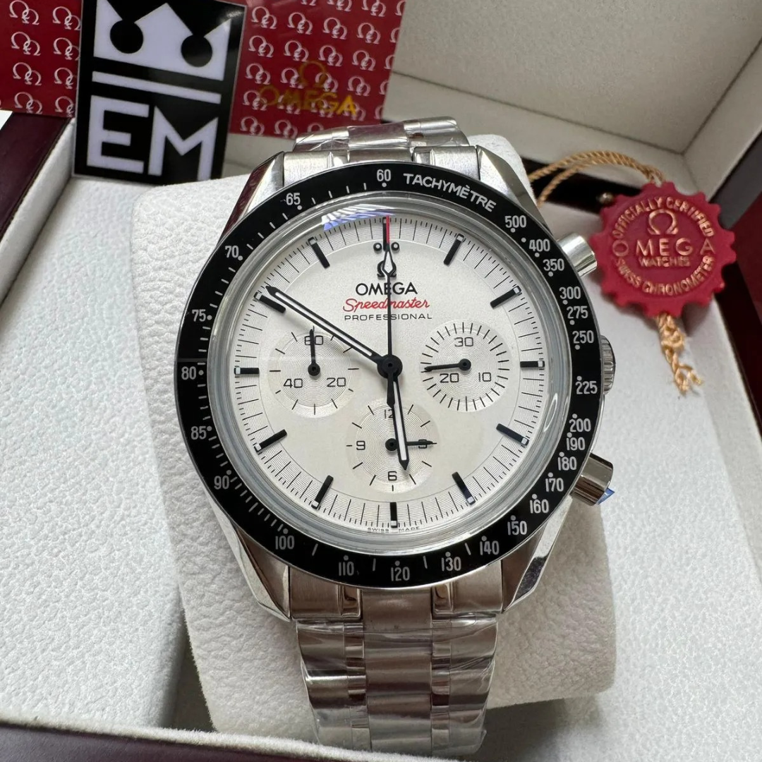Speedmaster Co-Axial White/Black – 42 mm Leather Strap