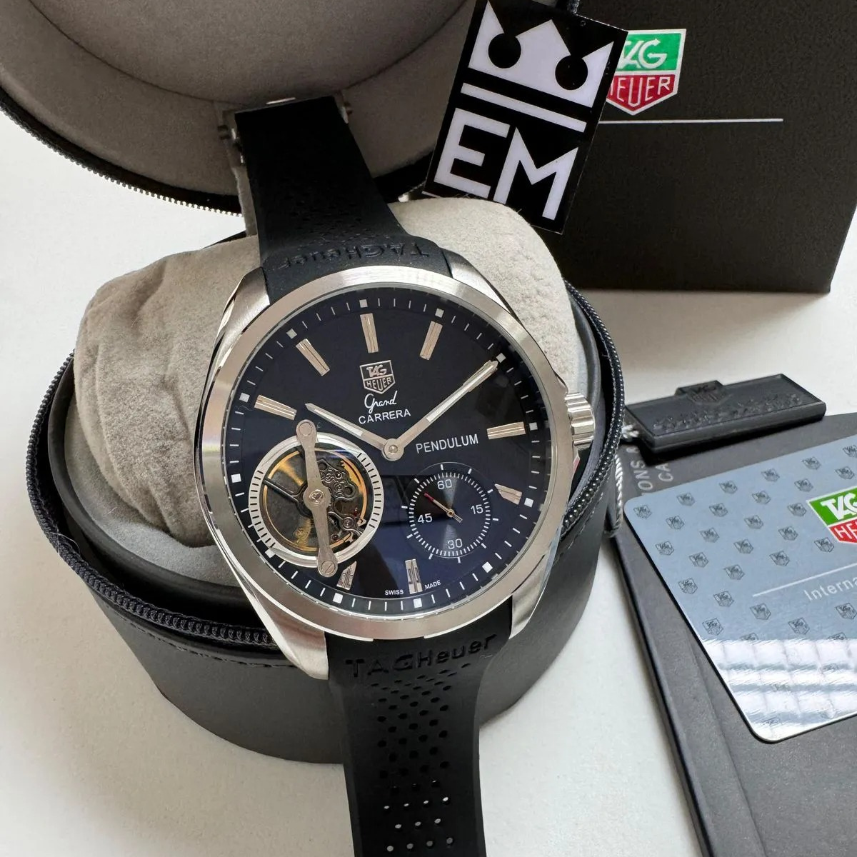 TH Carrera Pendulum – Black & Stainless Steel