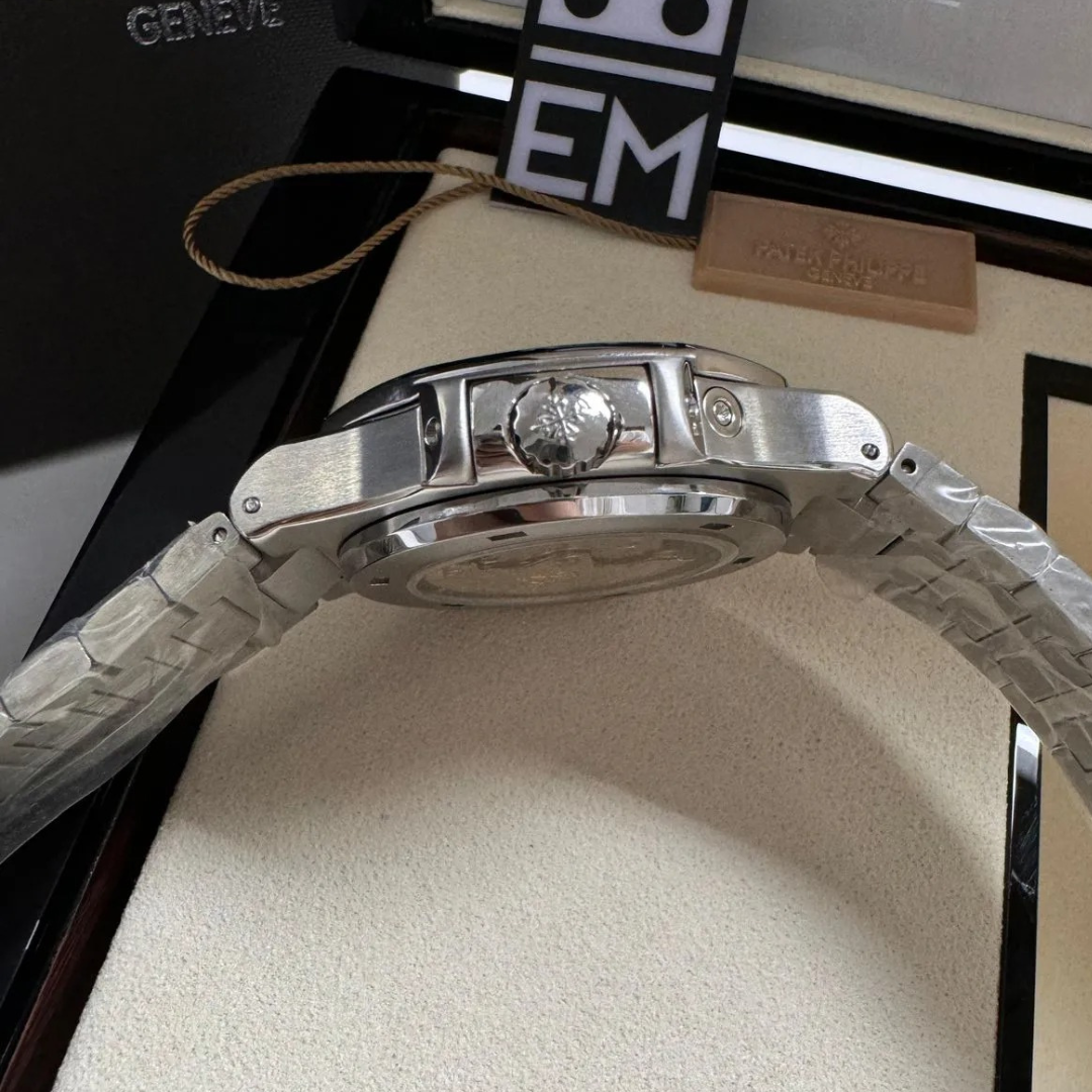 PP Nautilus Blue Moonphase Automatic