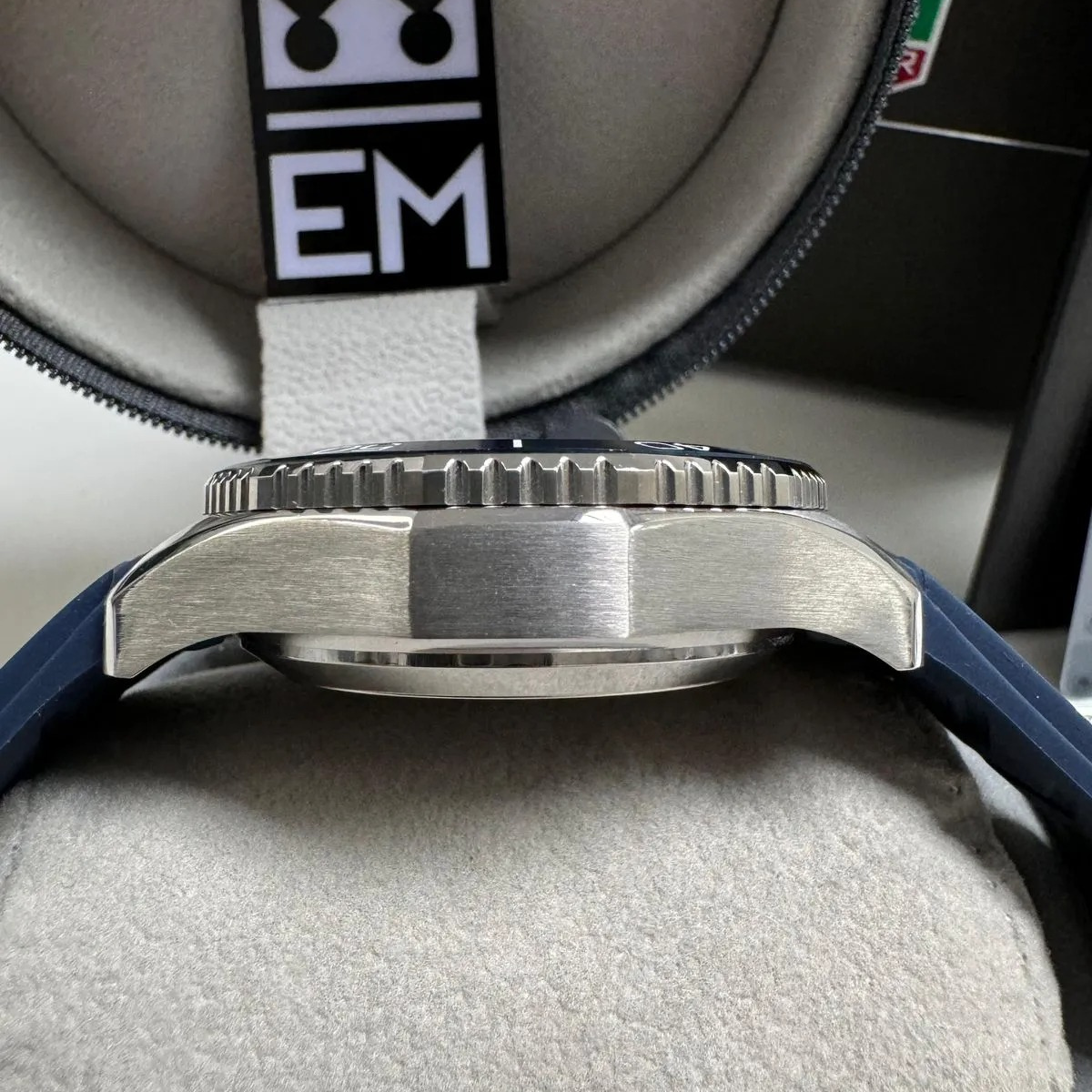 TH Aquaracer Blue Chronometer 300M Rubber Strap