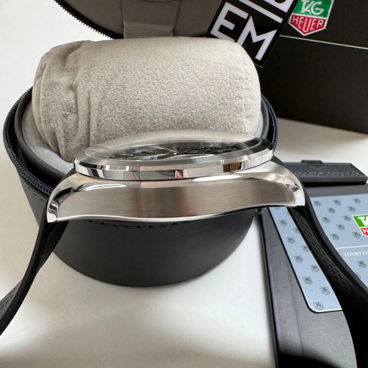 TH Carrera Pendulum – Black & Stainless Steel
