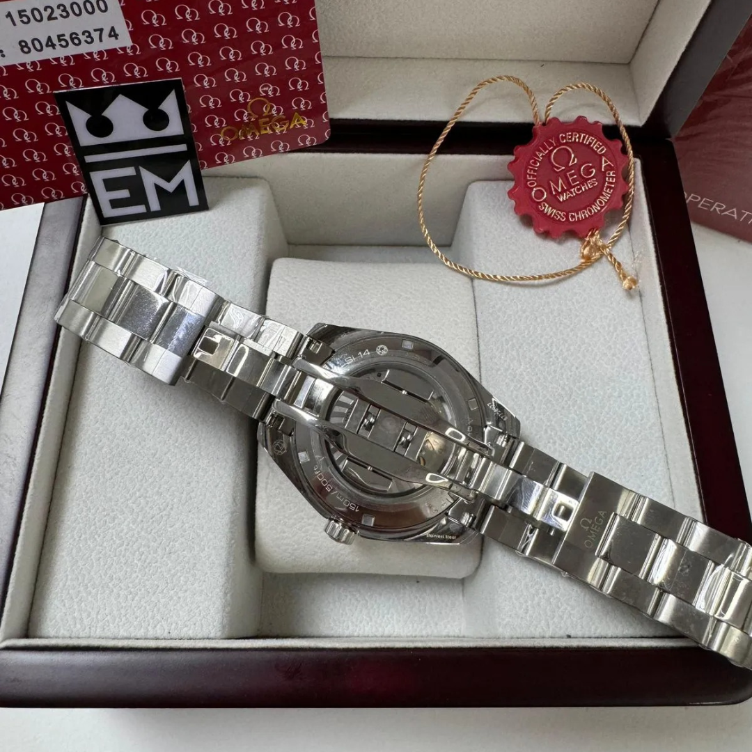Seamaster Aqua Terra > 15.000 GAUSS (Black Dial in Yellow)